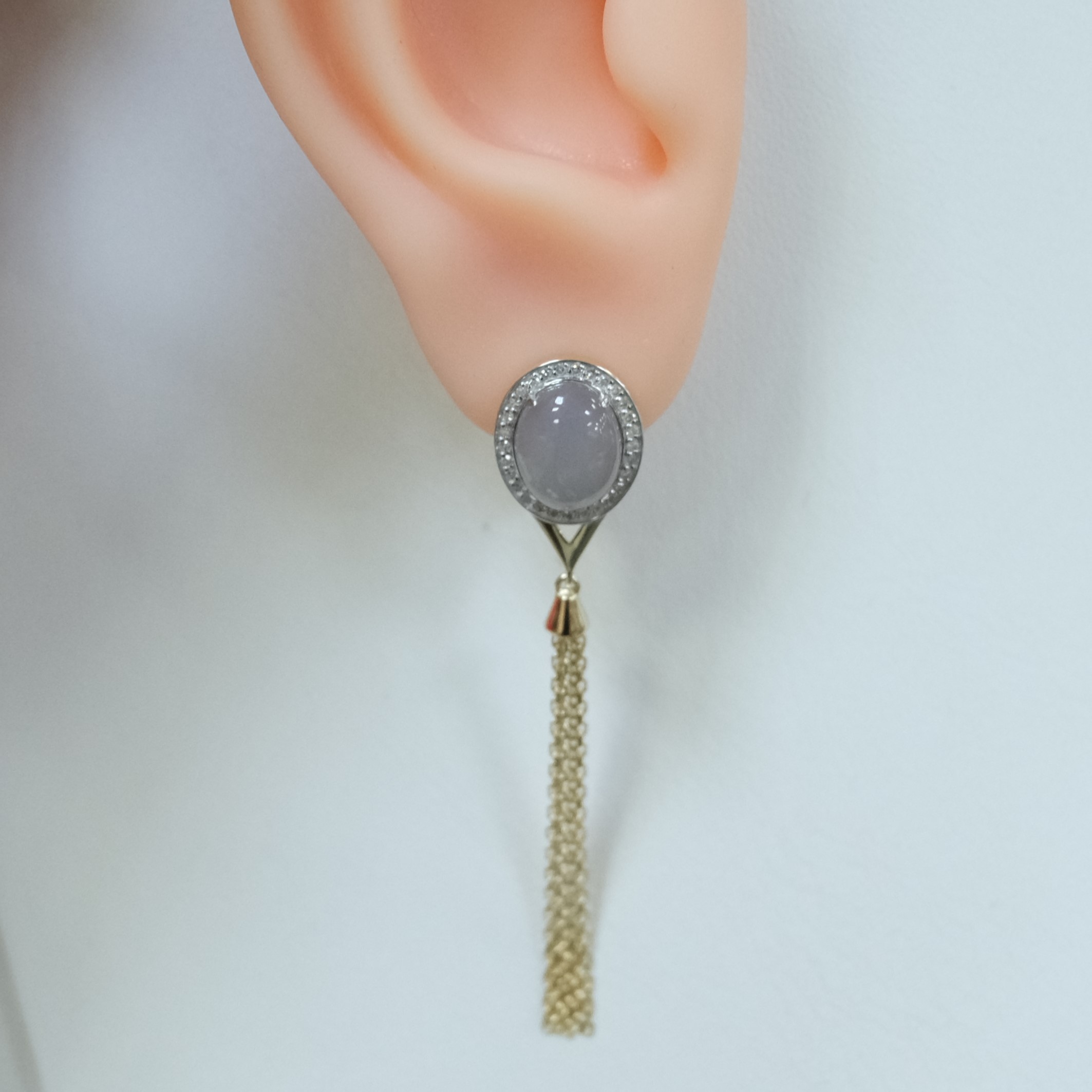 Серьги из желтого золота с лунными камнями